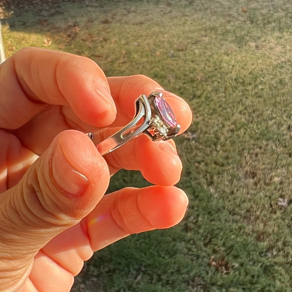 Elegant Sterling Silver and Pink Gemstone Ring stamped 925 - Picture 6 of 10